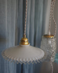 suspension en opaline blanche et transparente